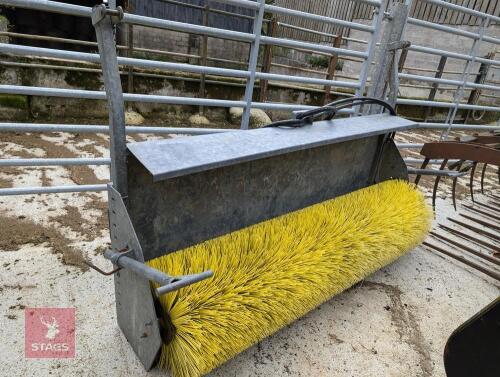 GALVANISED ROAD BUCKET BRUSH