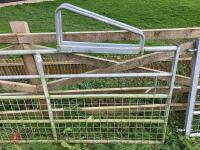 8' 1'' GALVANISED MESH GATE (71) - 8