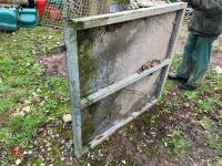 4' X 3' 10 GALVANISED CREEP GATE (160) - 6
