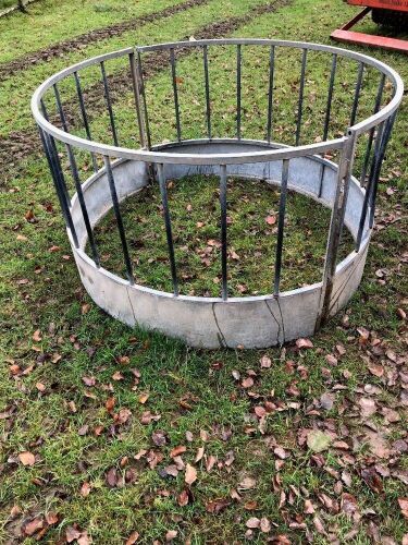 SHEEP ROUND FEEDER