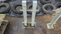 PAIR OF 3' CONNECTING POSTS (148)