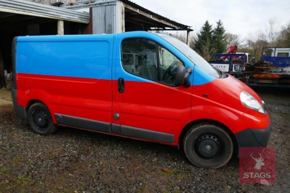 2014 VAUXHALL VIRARO 2700 CATERING VAN