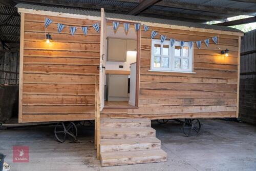 LUXURY SHEPHERDS HUT