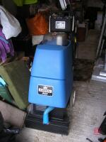 COMMERCIAL CARPET CLEANER