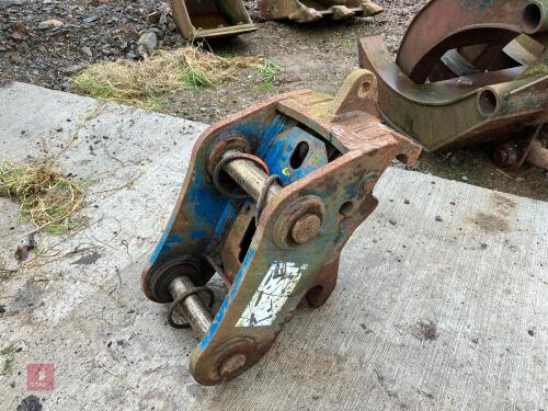 HYDRAULIC QUICK HITCH (42)