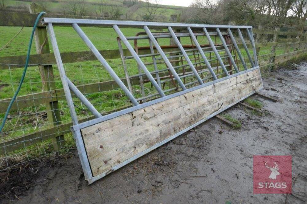 IAE 15' CATTLE FEED BARRIER