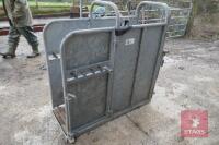 IAE CALF DEHORNING CRATE - 5