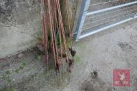 17 METAL PIGTAIL ELECTRIC FENCING STAKES - 4