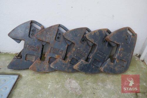 5 CASE 40KG FRONT TRACTOR WEIGHTS