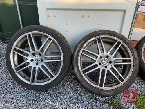 4 ALLOY WHEELS AND TYRES