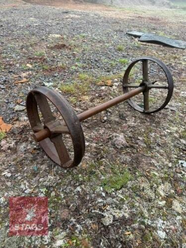 CAMBRIDGE ROLLER DISCS ON AXLE