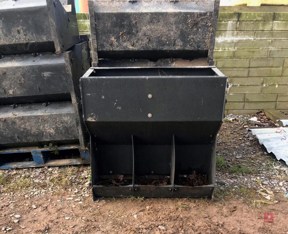 4 PALLETS AD-LIB PIG FEEDERS