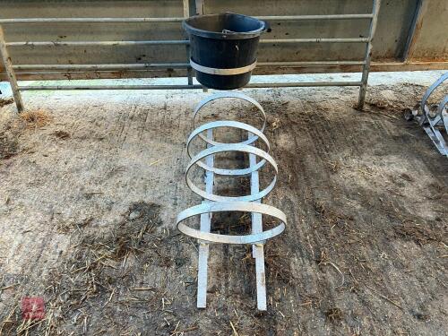 5 STEEL BUCKET HOLDERS (58)