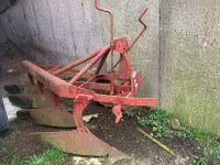 INTERNATIONAL 4F PLOUGH