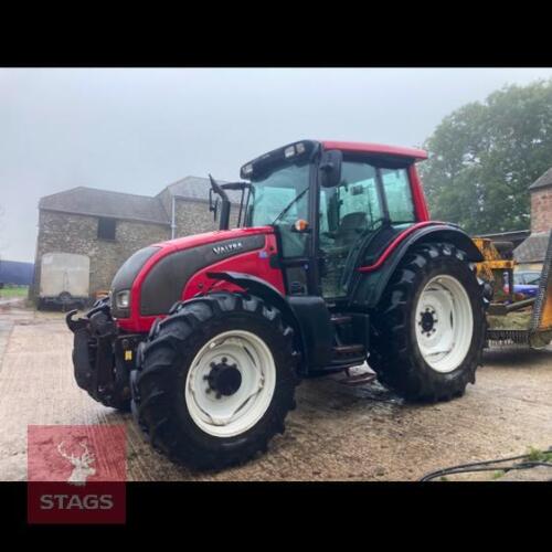 2009 VALTRA N121 4WD TRACTOR