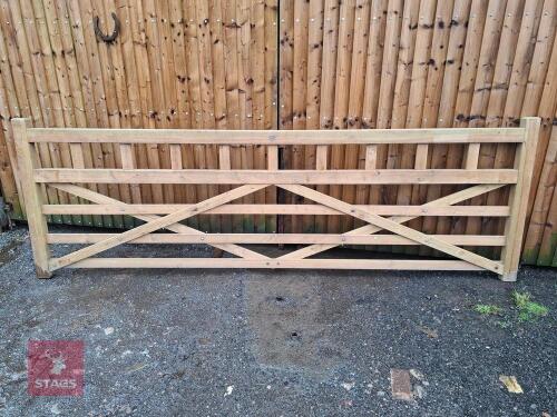 DECORATIVE WOODEN GATE