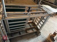 PRATTLEY 3 WAY WEIGH CRATE - 7