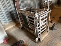 PRATTLEY 3 WAY WEIGH CRATE - 11