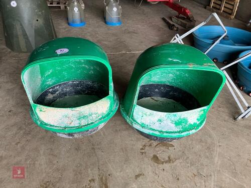 2 MINERAL FEEDERS