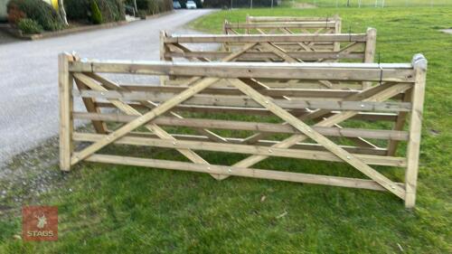 10' 10'' WOODEN FIELD GATE