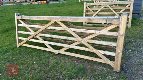 10' 10'' WOODEN FIELD GATE