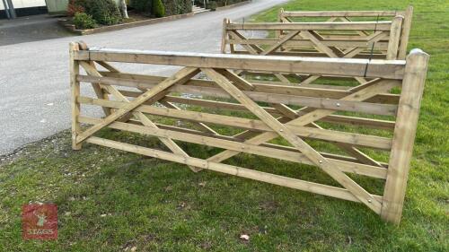 10' 10'' WOODEN FIELD GATE
