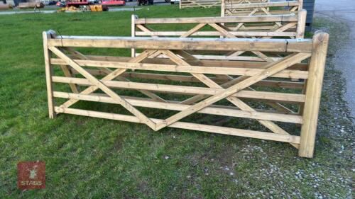 10' 10'' WOODEN FIELD GATE