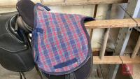 AUCKLAND SADDLE, SADDLE, STIRRUPS, RUG ETC - 5