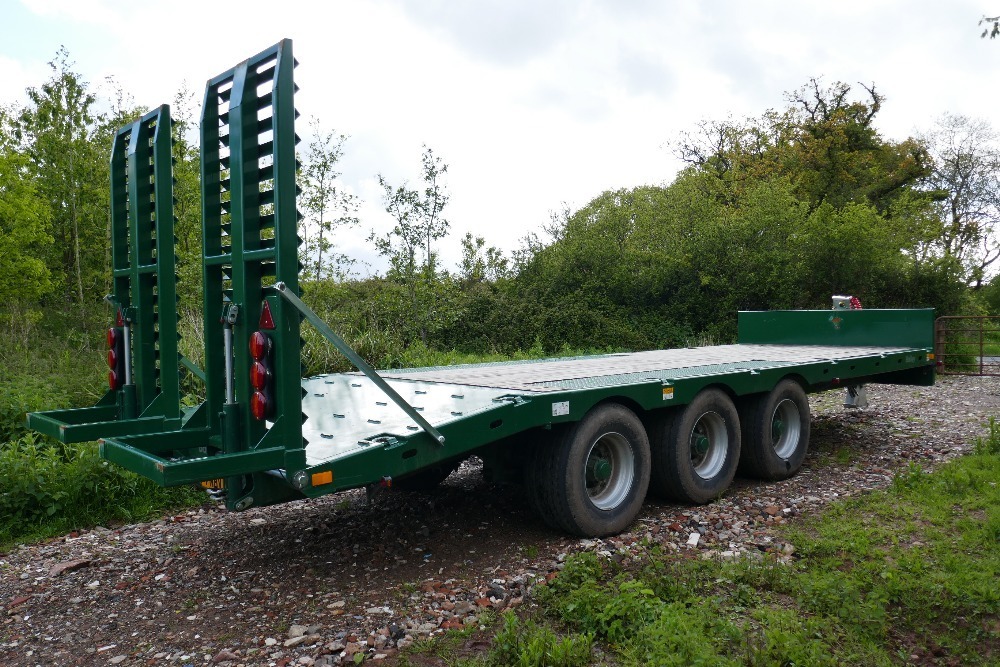 2021 BAILEY 26' BEAVERTAIL PLANT TRAILER