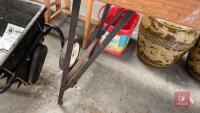 FOLDING TRESSEL TABLE - 3