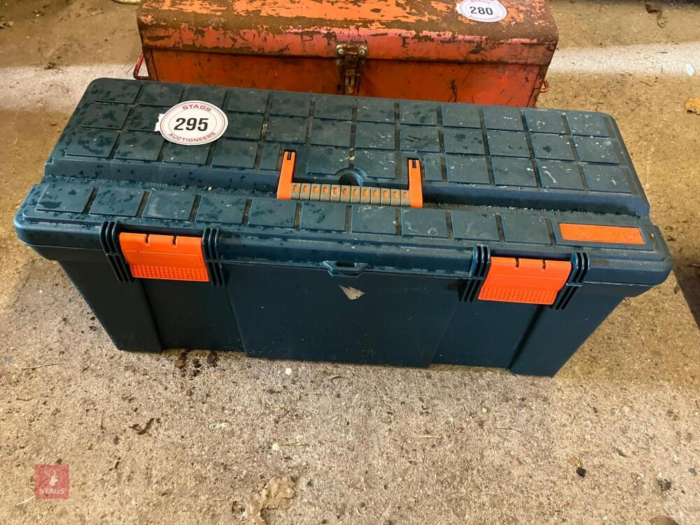 PLASTIC TOOL BOX (295)