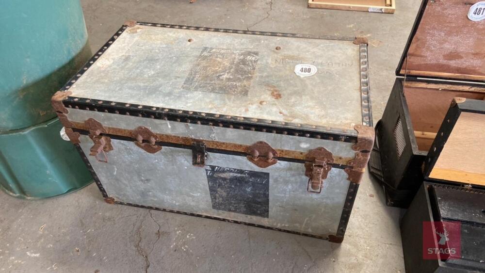 VINTAGE CHEST/TRUNK