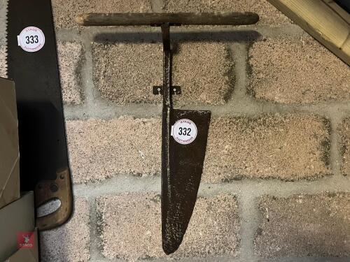 HAY KNIFE (332)