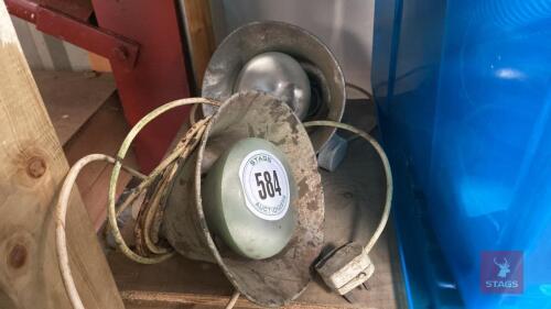 2 INFRARED LIGHTS/BULBS