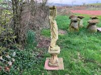 ORNATE GARDEN ORNAMENT - 5