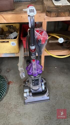 DYSON DC33 HOOVER