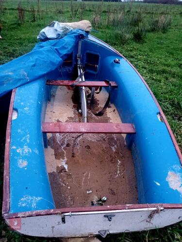 15' LONG SAIL BOAT