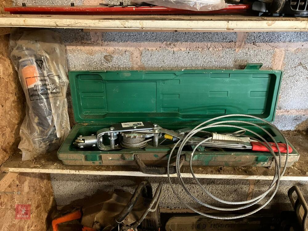 HAND MONKEY WINCH & GREASE GUN