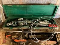HAND MONKEY WINCH & GREASE GUN - 4