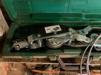 HAND MONKEY WINCH & GREASE GUN - 5