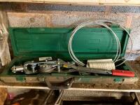 HAND MONKEY WINCH & GREASE GUN - 9
