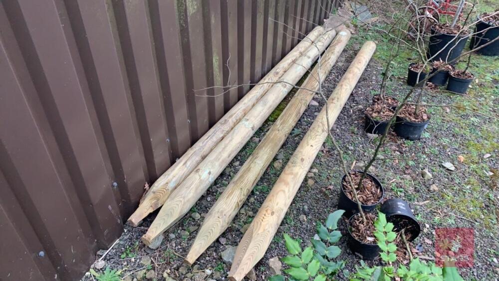 4 FENCE POSTS 2700MM X 125CM