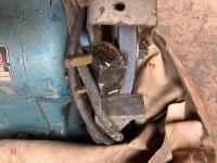 BLACK & DECKER 240V BENCH GRINDER - 3