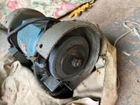 BLACK & DECKER 240V BENCH GRINDER - 5