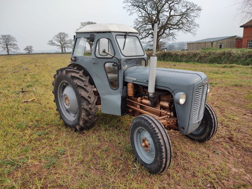 1957 FERGUSON FE35 2WD TRACTOR
