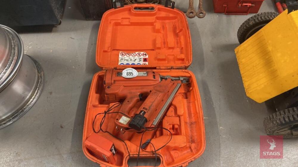 PASLODE NAIL GUN - WORKING