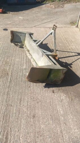 YARD SCRAPER