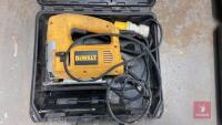 DEWALT 110V JIGSAW - 2