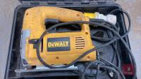 DEWALT 110V JIGSAW - 3