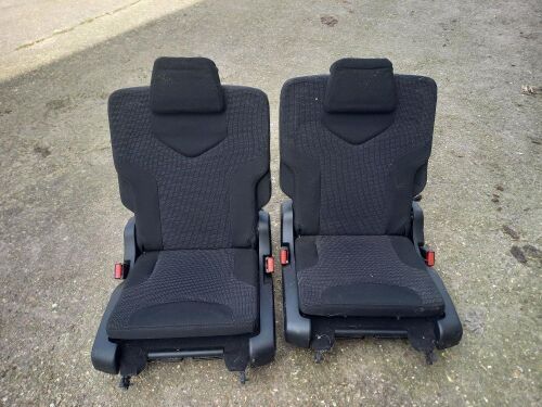 2 REAR CAR SEATS